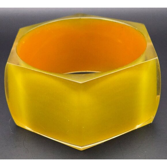Vintage Avocado Green Octagonal Lucite Wide Bangle - Picture 1 of 8